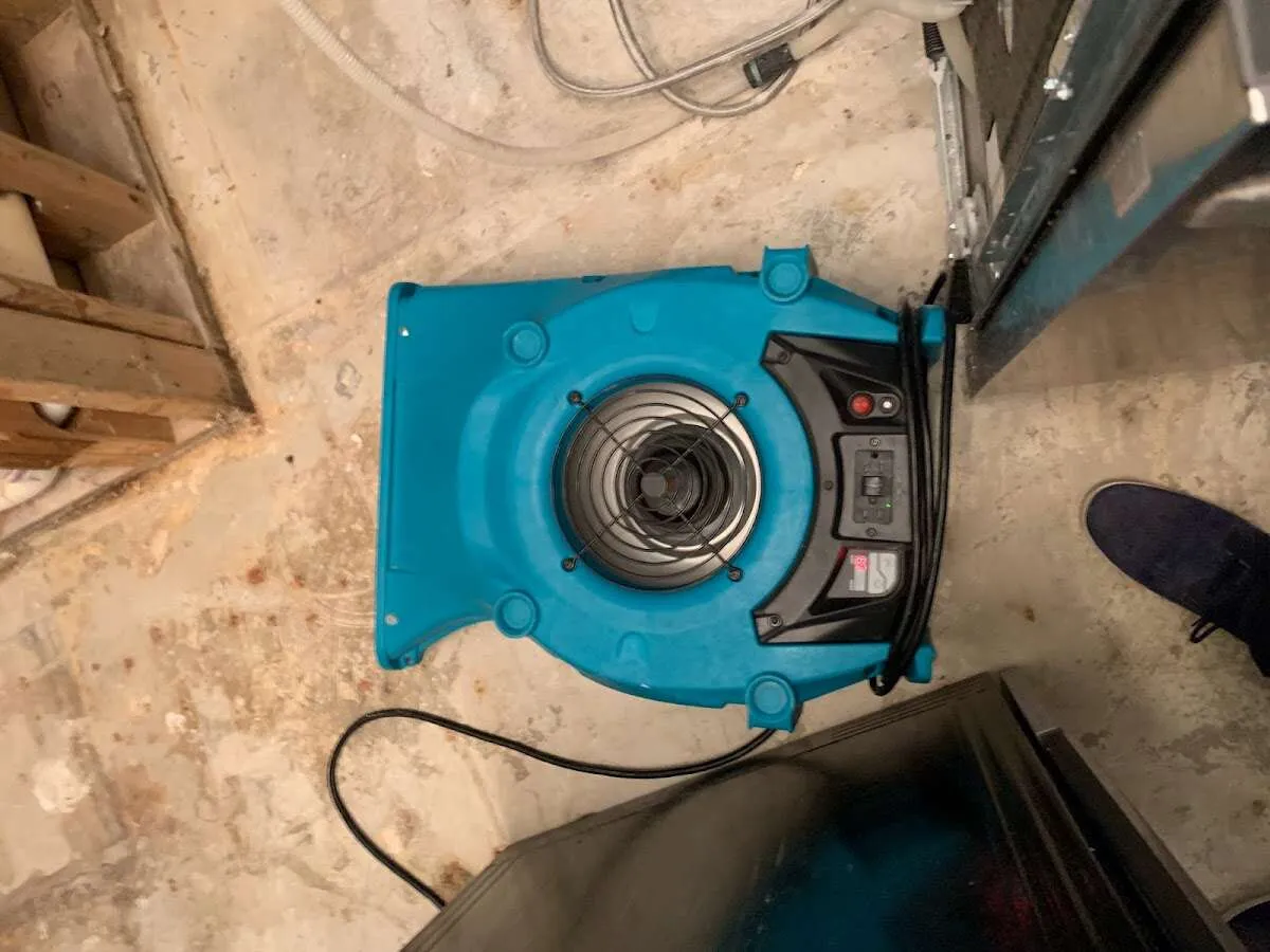 Air mover drying equipment for Mold Remediation & Removal in Lake Norman of Iredell